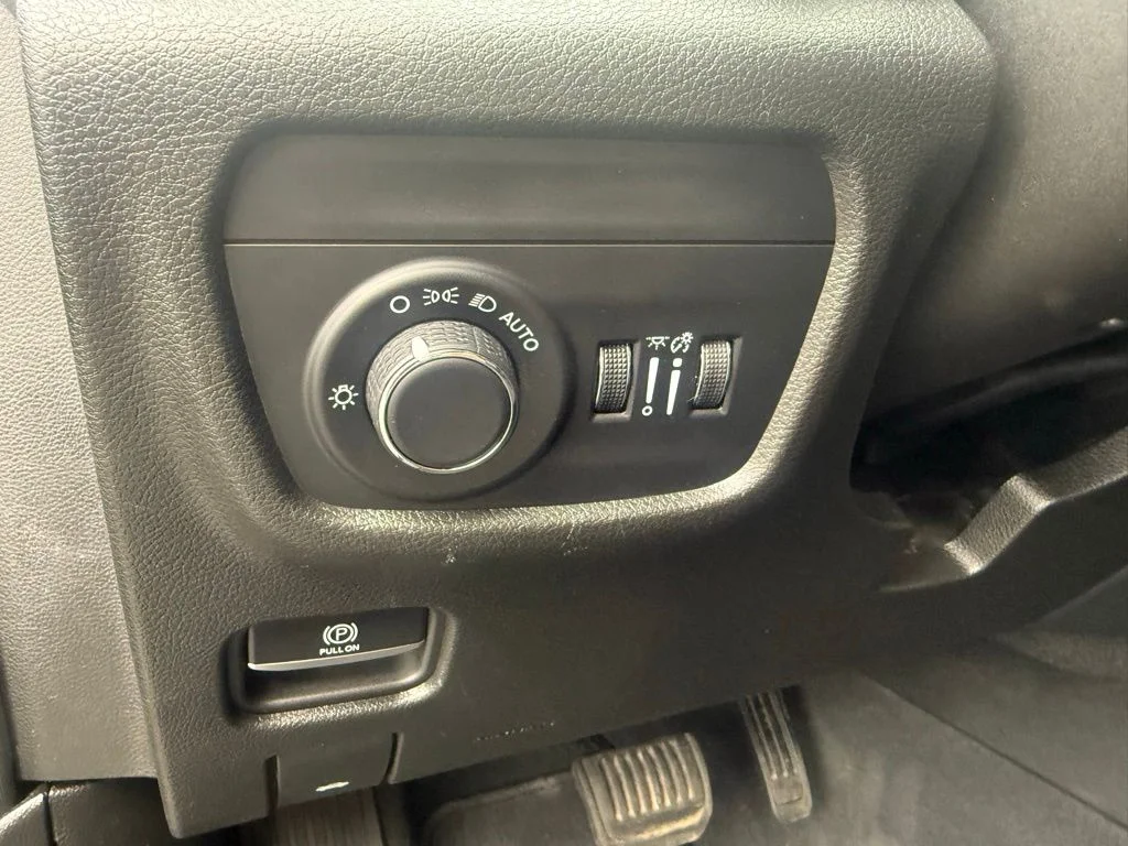 Used 2024 Black Jeep Altitude X image 15