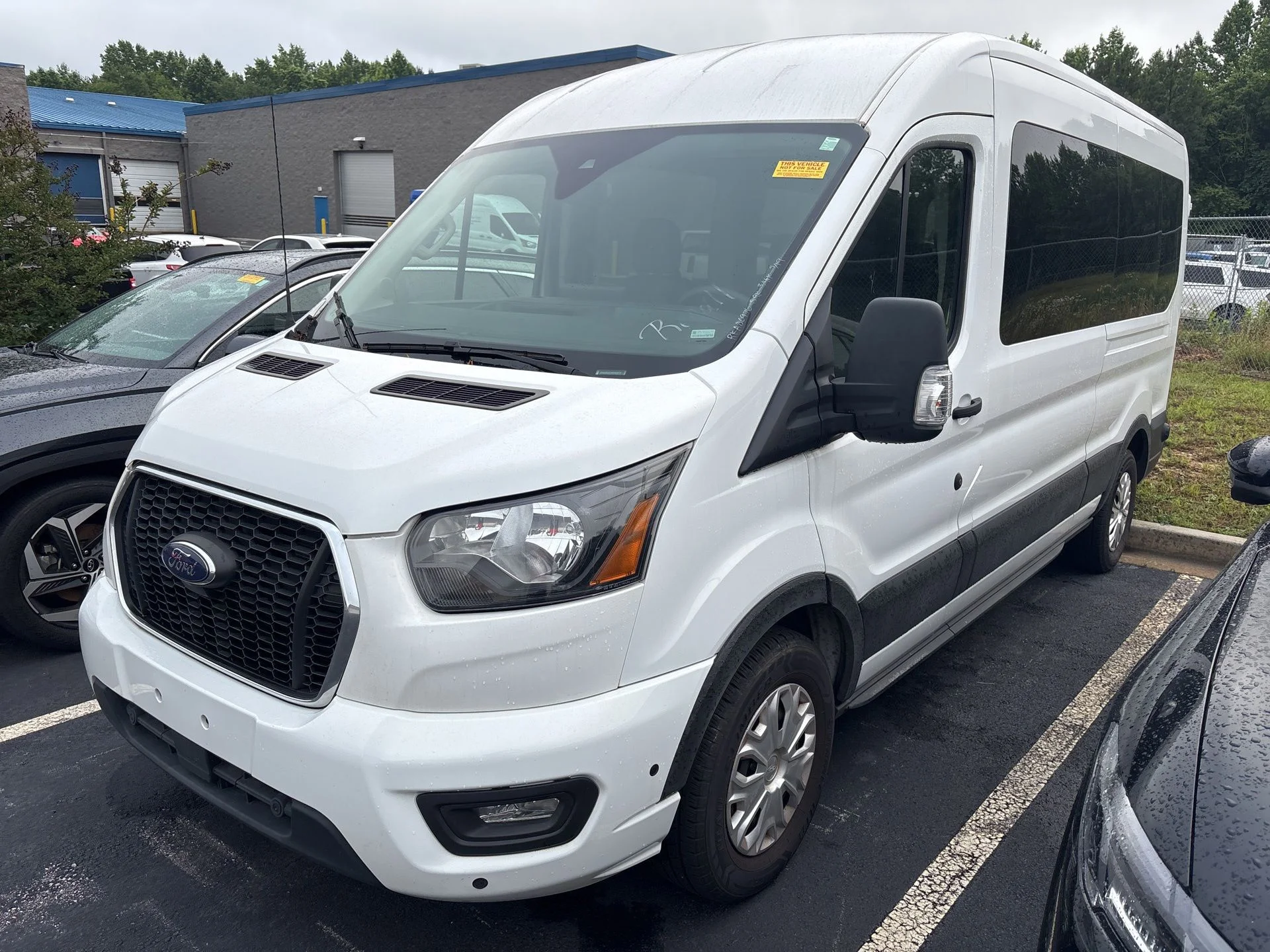 2024 Ford Transit 350 XLT Med Roof Sliding Pass. 148's photo