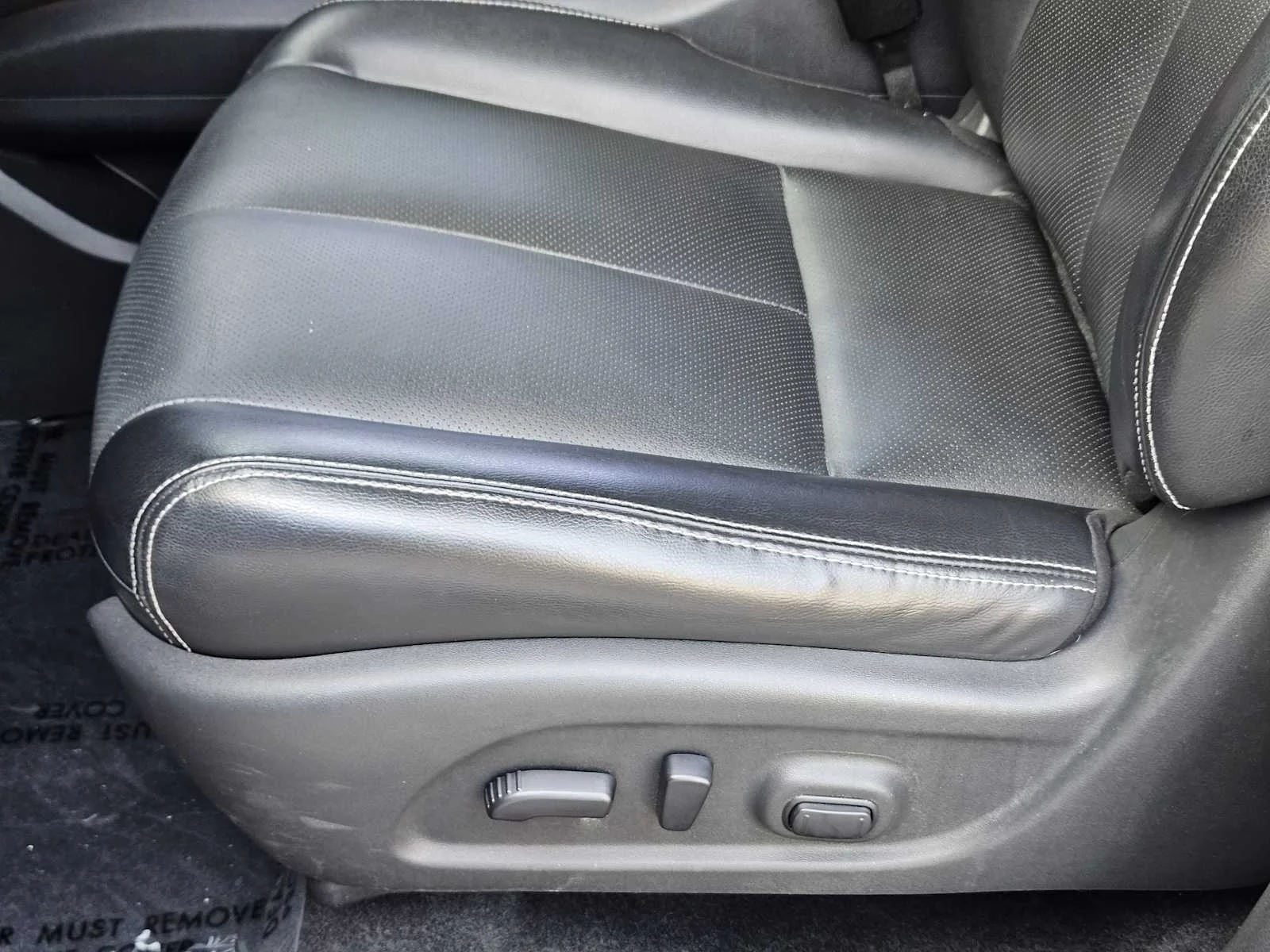 Used 2017 Magnetic Black Metallic Nissan SL image 20