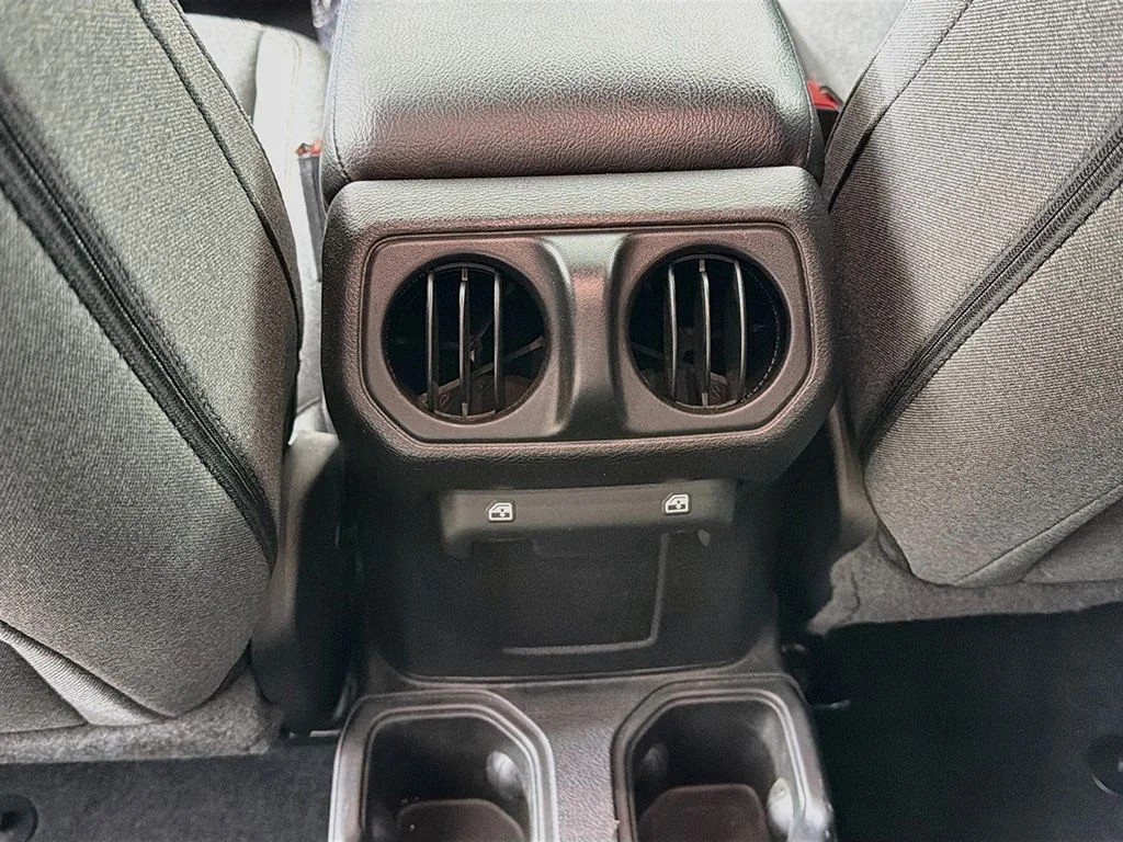 Photo 32