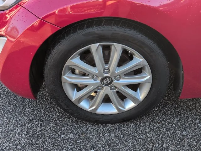 Used 2016 Red Hyundai SE image 9