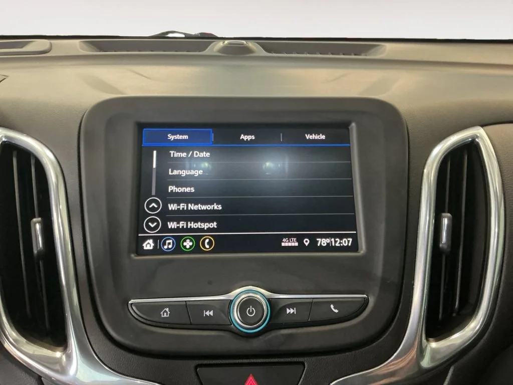 Used 2020 IRIDESCENT PEARL TRICOAT Chevrolet LT image 15