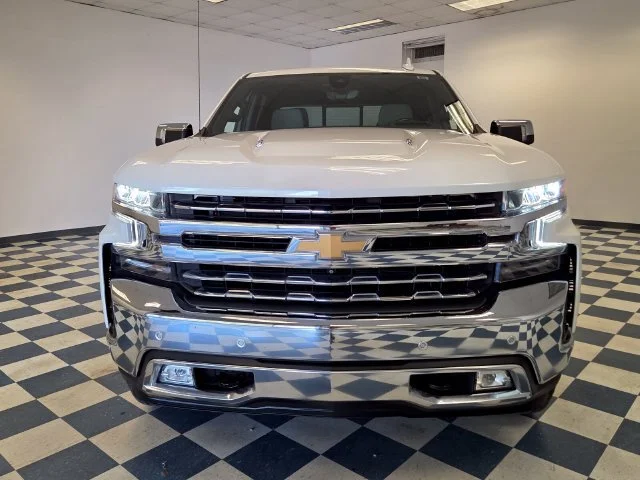 Used 2022 IRIDESCENT PEARL TRICOAT Chevrolet LTZ image 2