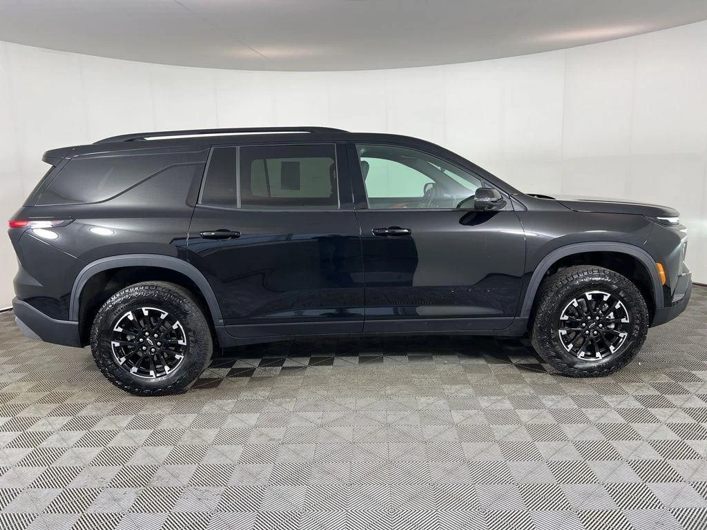 Used 2025 Mosaic Black Metallic Chevrolet Z71 image 2