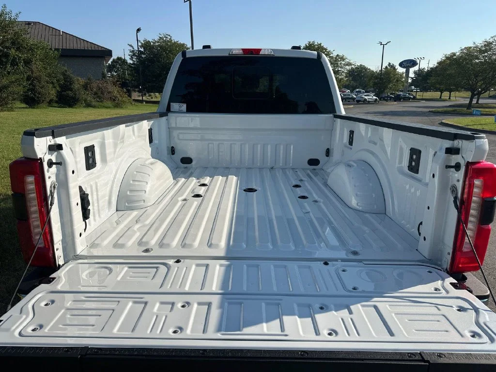 New 2027 White Ford Lariat image 15