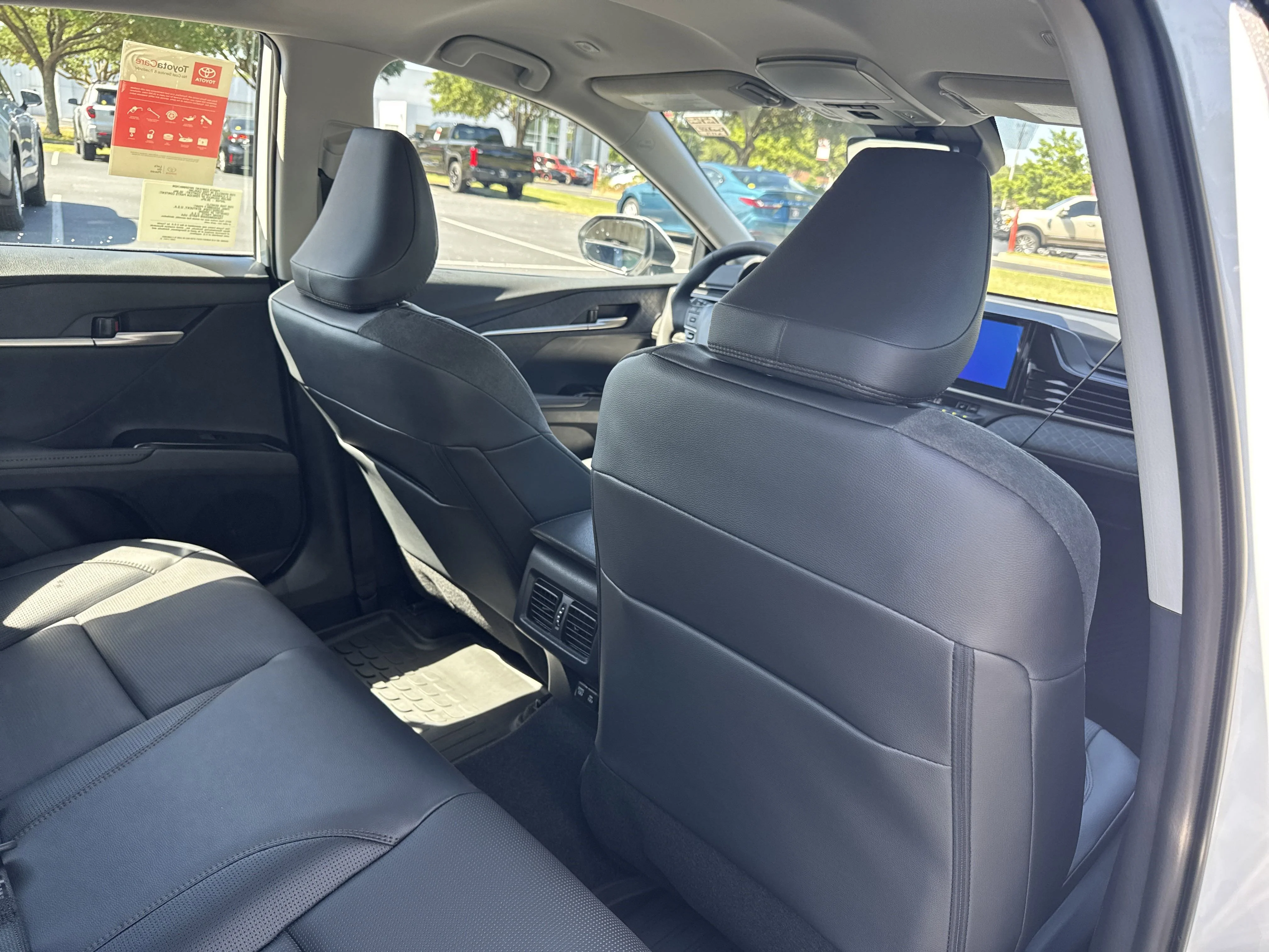 Used 2025  Toyota  image 28