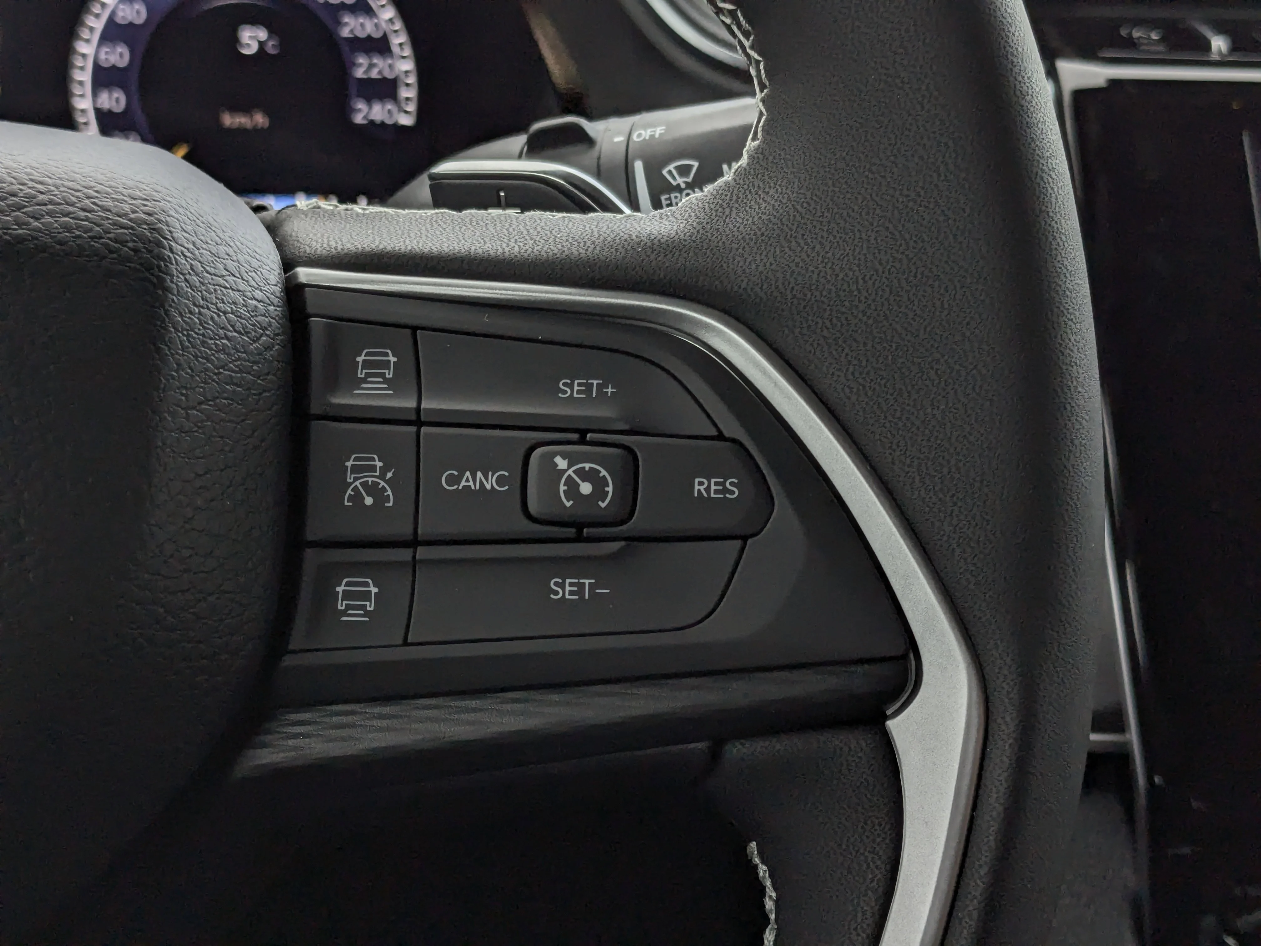 New 2025 White Jeep Laredo - - HEATED SEATS & STEERING - ADAPTIVE CRUISE - LED LIGHTING & TONS MORE! image 18