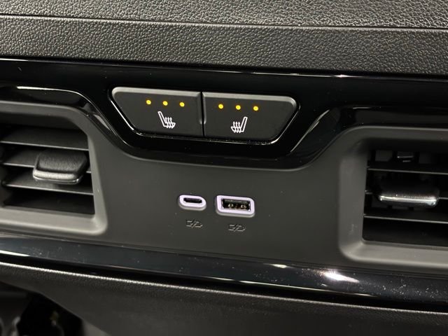 New 2026 Summit White GMC AT4 image 8