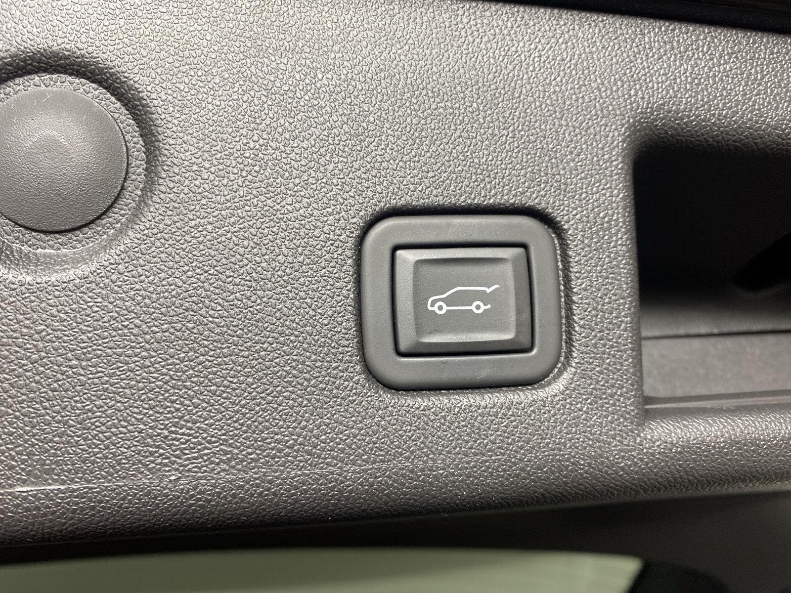 Used 2024 Mosaic Black Metallic Chevrolet LT image 26