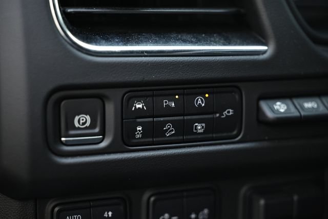 Used 2022 Black Chevrolet High Country image 18