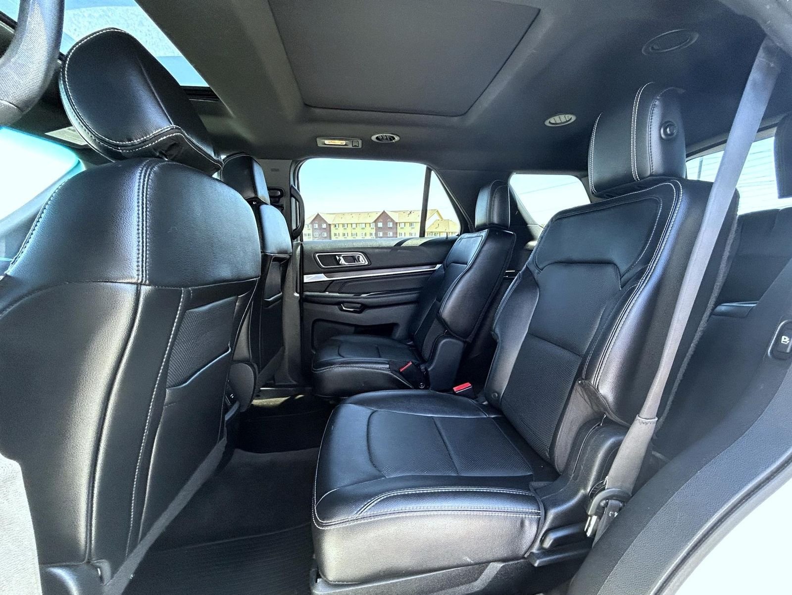 Used 2016 White Ford Limited image 20