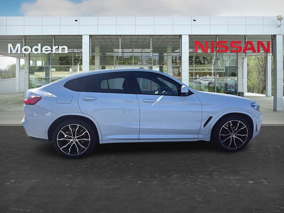 Used 2021 Alpine White BMW xDrive30i image 6