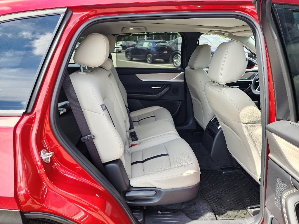 2025 Mazda CX-70 Premium Package - Photo 32