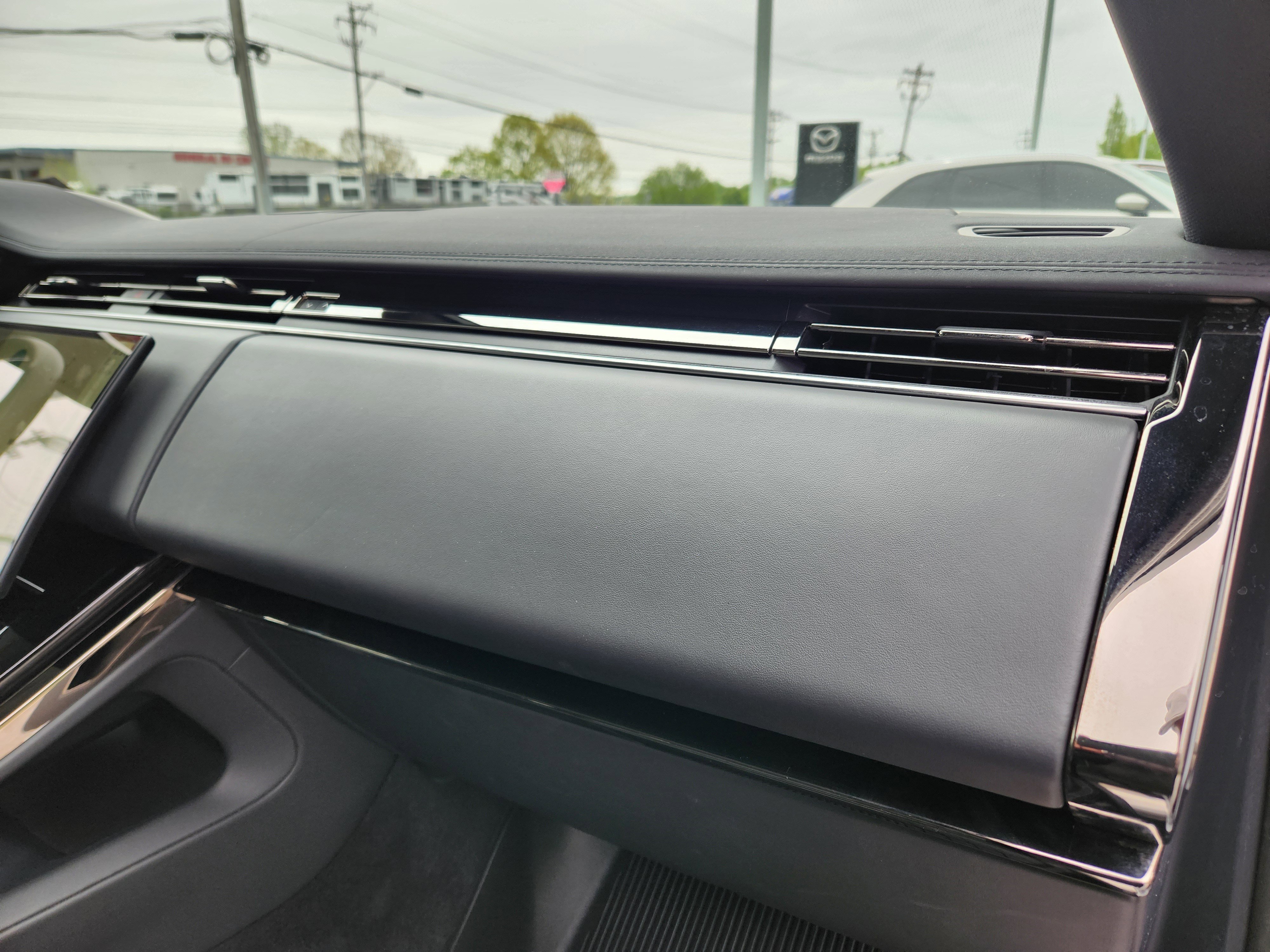 Certified Used 2024 Fuji White Land Rover SE image 15