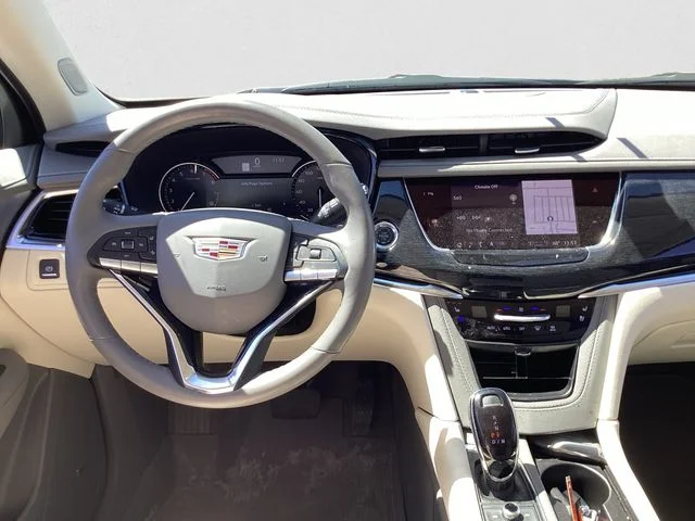 Used 2025 Emerald Cadillac Premium Luxury image 10