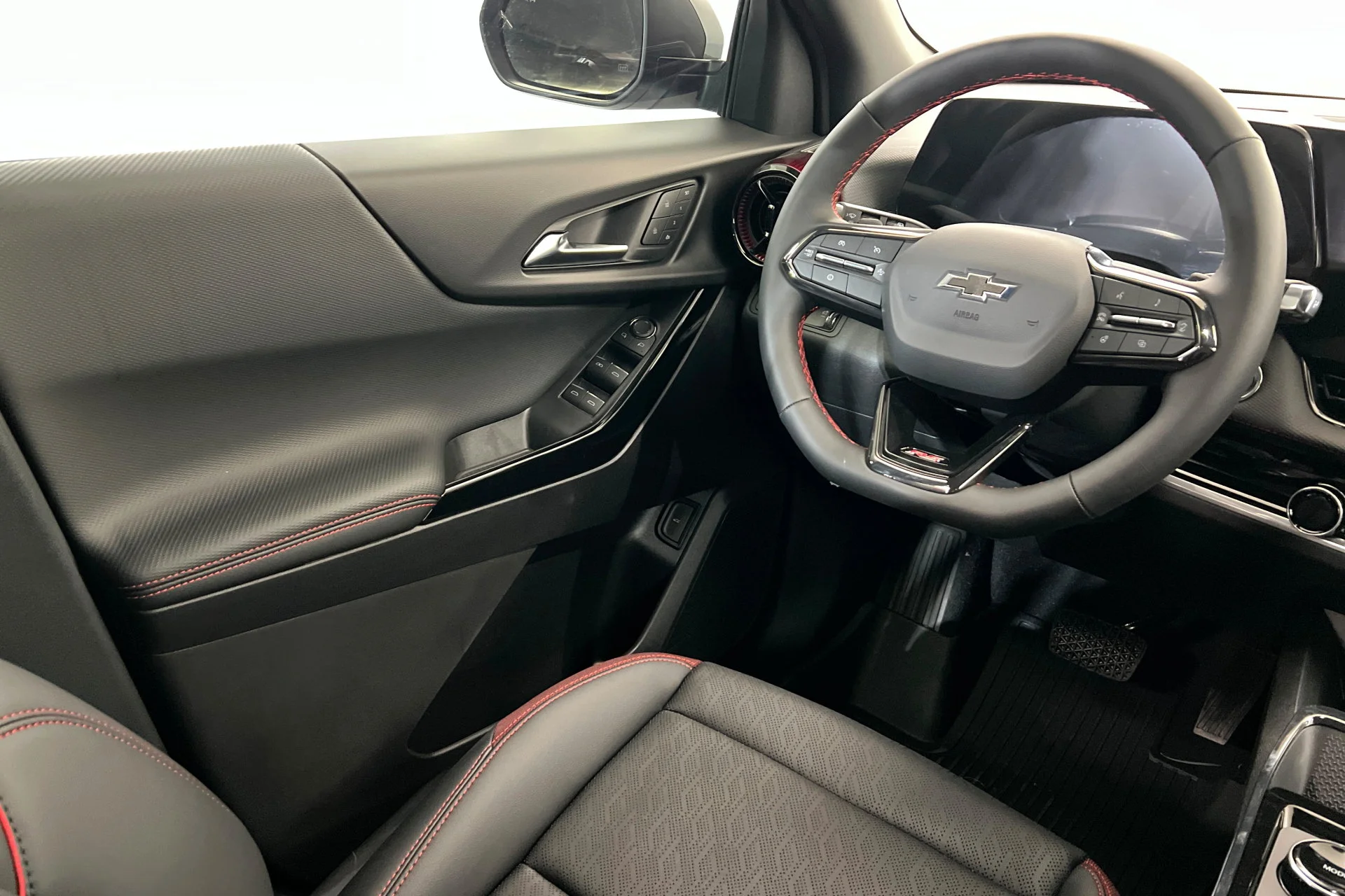 2027 Chevrolet Equinox RS - Photo 11