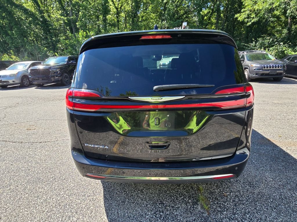 Used 2023 Black Chrysler Touring L image 6