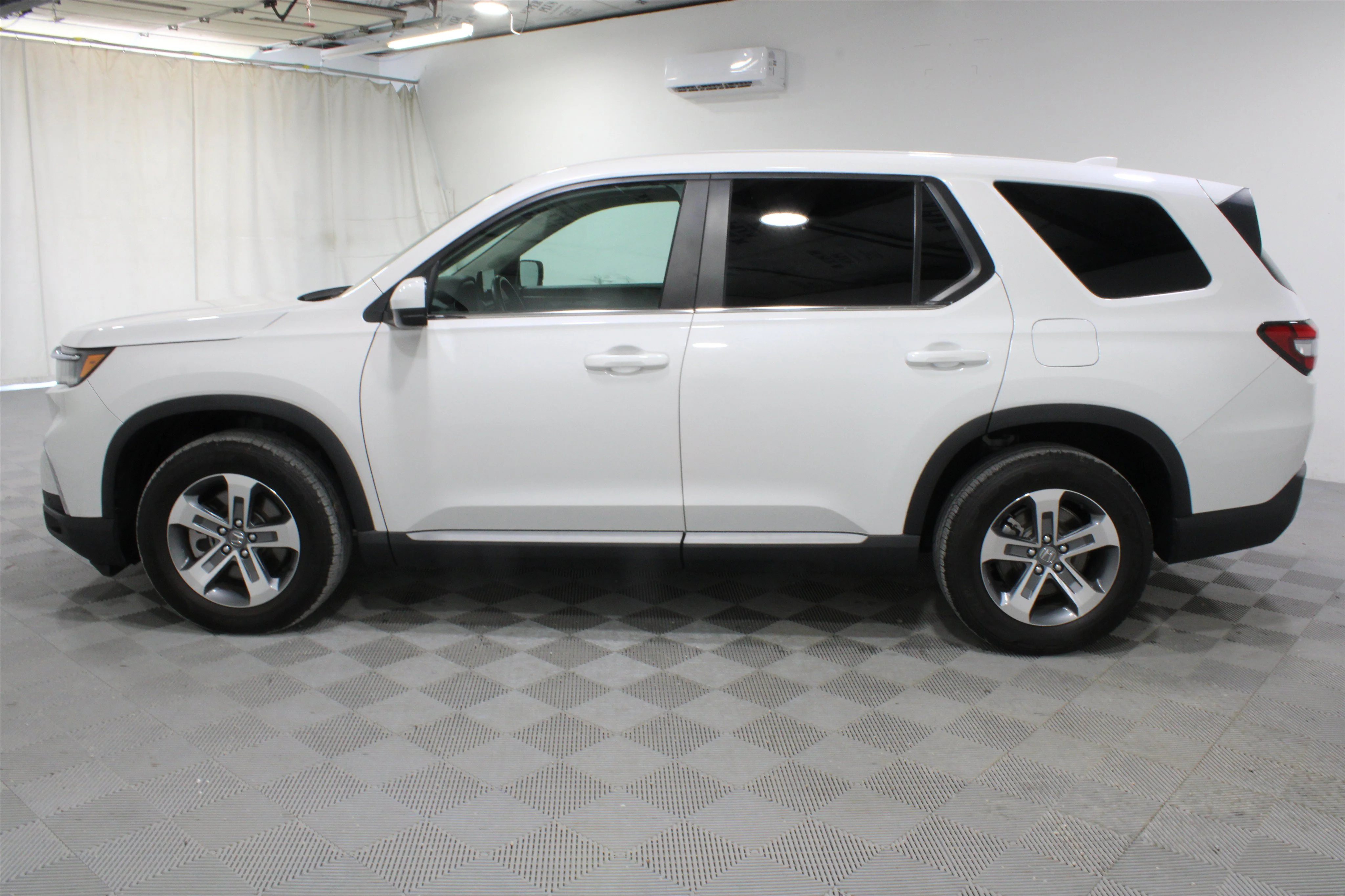 2025 Honda Pilot EX-L - Photo 32