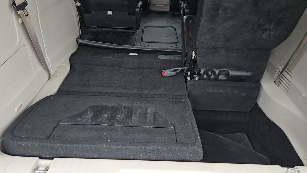 Used 2018 White Chrysler Limited image 28