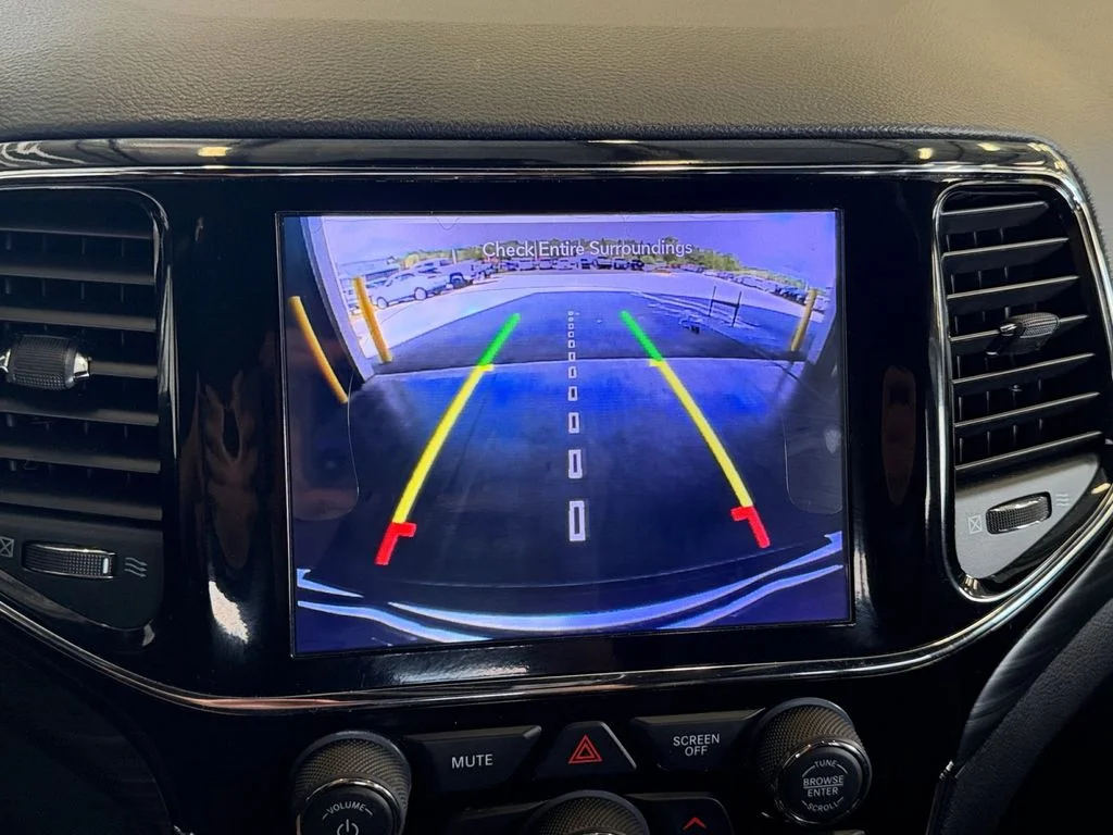 Used 2020 White Jeep Altitude image 22