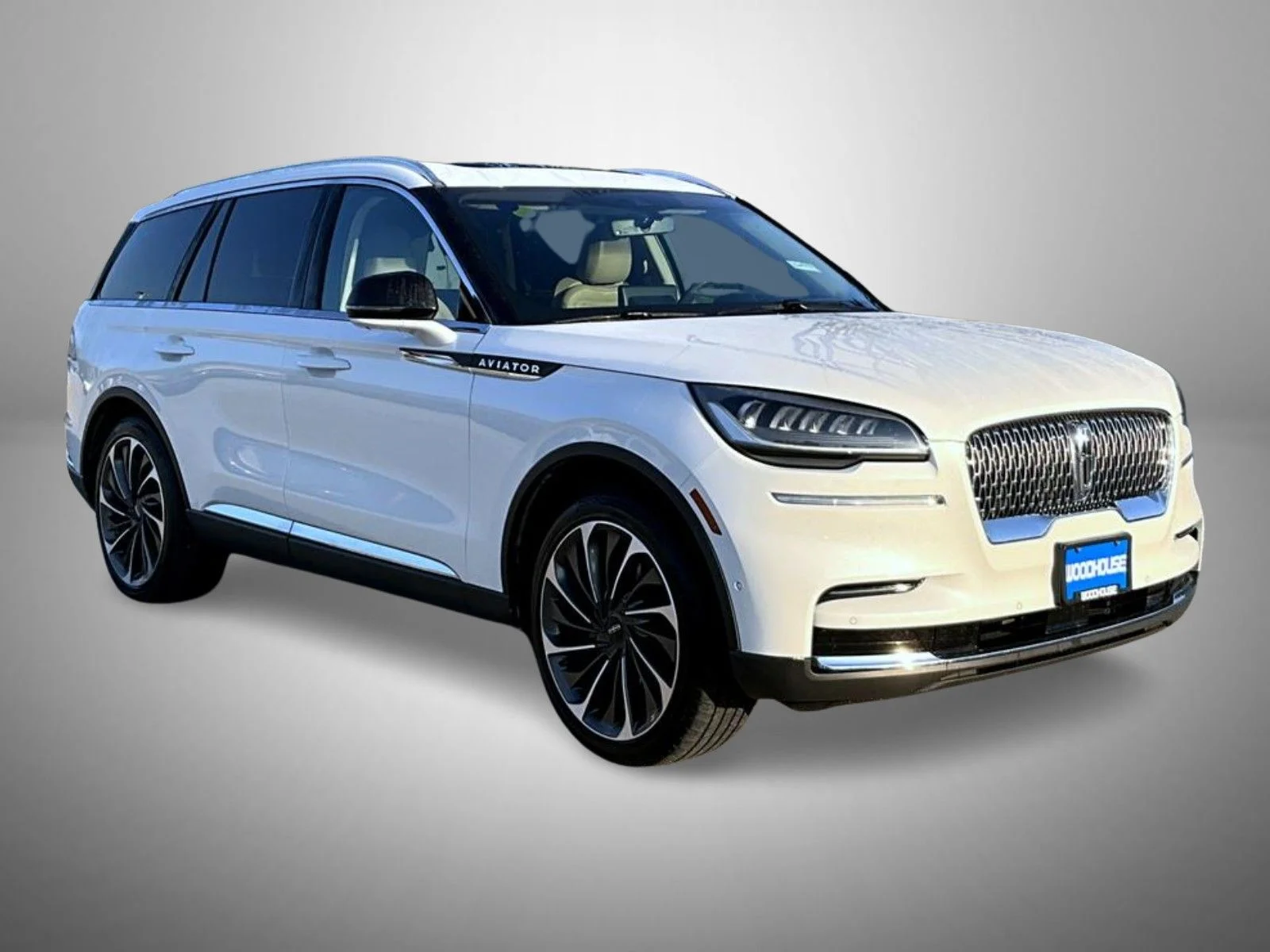 Used 2023 White Lincoln Reserve image 3