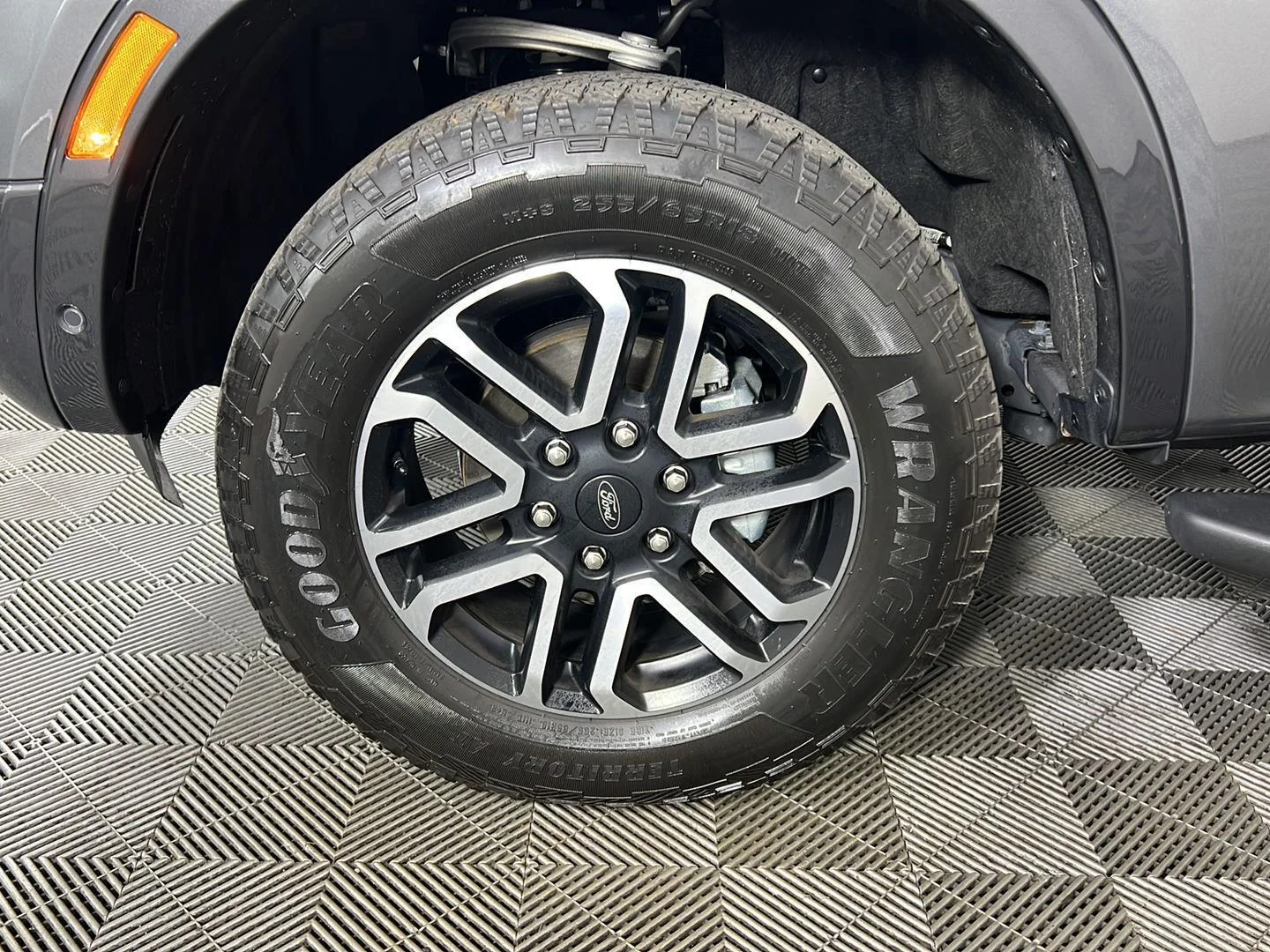 Used 2024 Carbonized Gray Ford LARIAT image 14