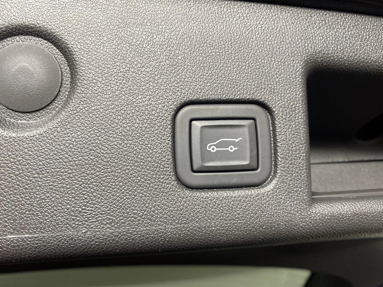 Used 2024 Mosaic Black Metallic Chevrolet LT image 26