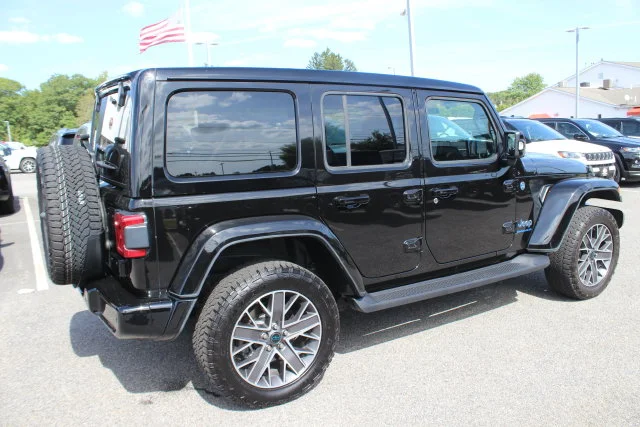 Used 2024 Black Jeep High Altitude 4xe image 31