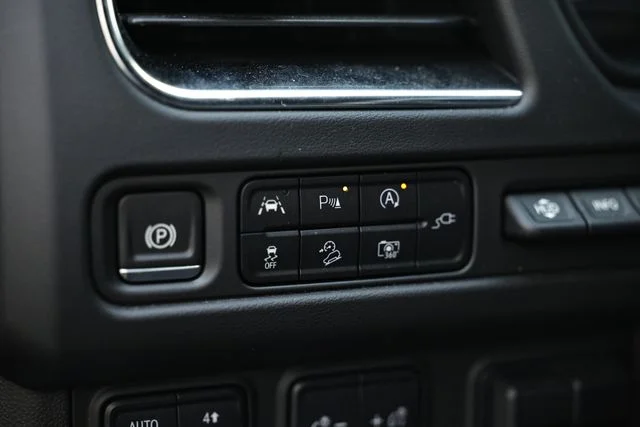 Used 2022 Black Chevrolet High Country image 18