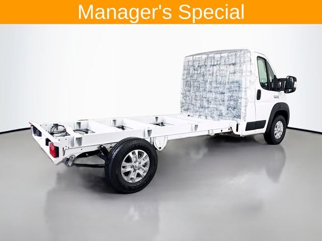 Used 2025 White Ram Low Roof image 7