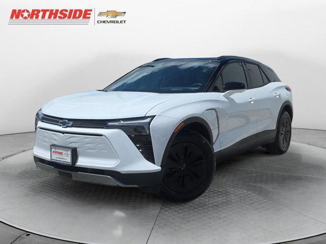 New 2026 Summit White Chevrolet LT image 4