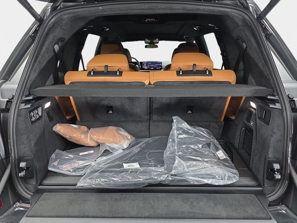 New 2027 Dravit Grey Metallic BMW xDrive40i image 13