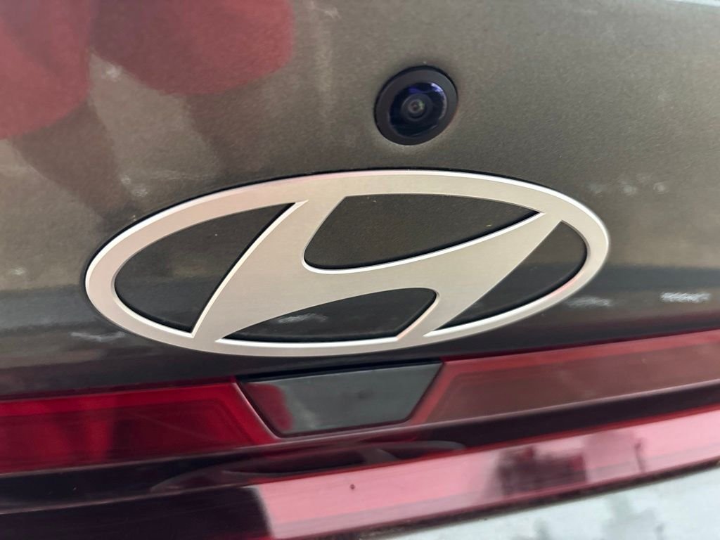 Used 2025 Gray Hyundai SE image 26