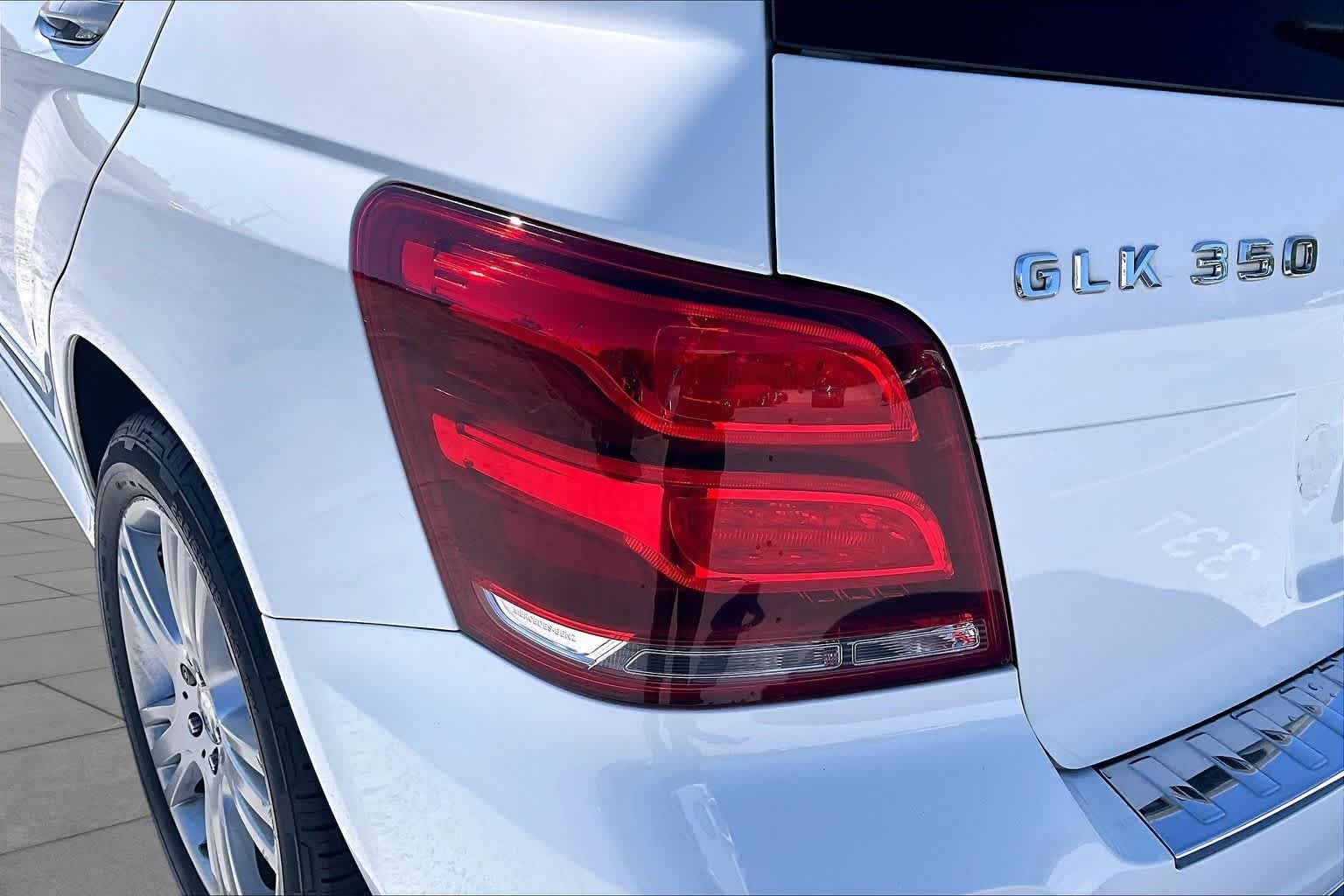 Used 2014 Polar White Mercedes-Benz GLK 350 image 27