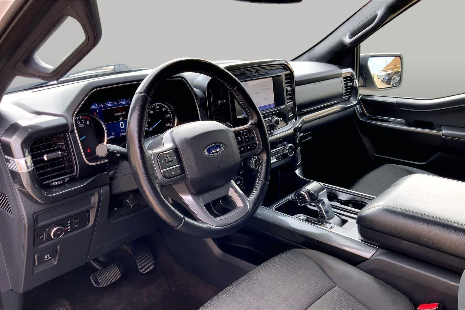 Used 2021 Oxford White Ford XLT image 17