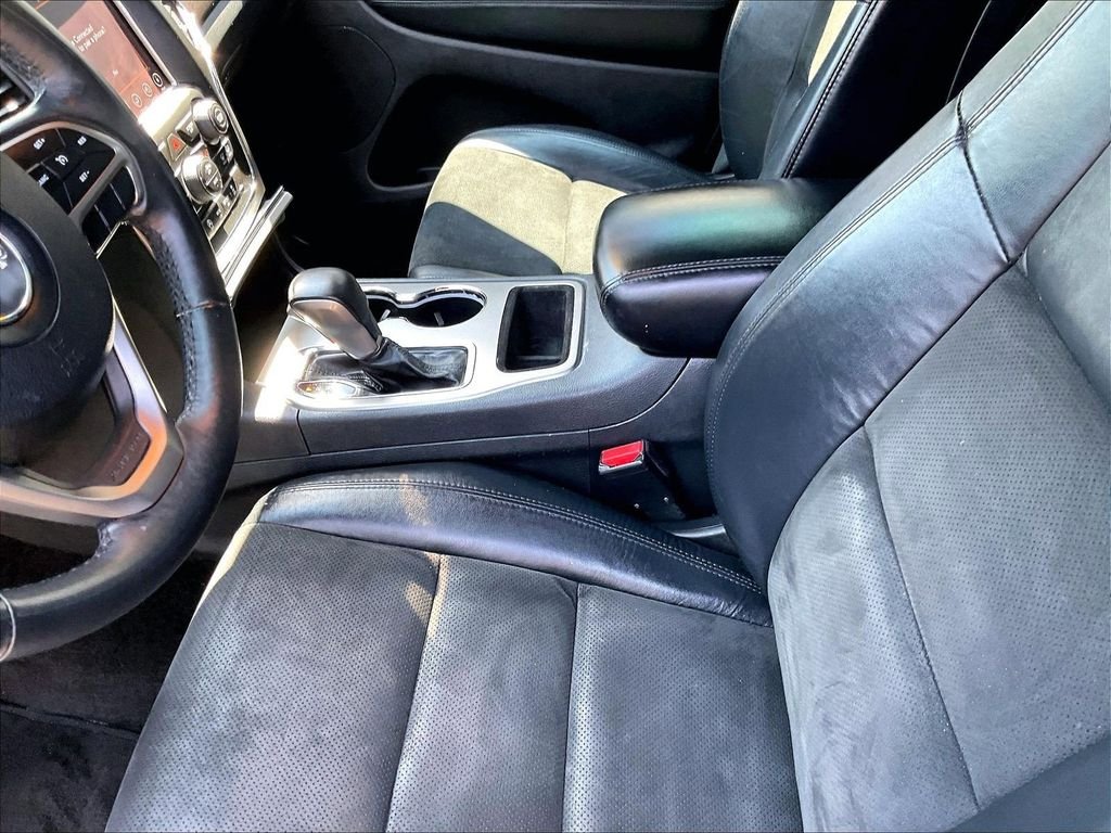 Used 2018 White Jeep Altitude image 20