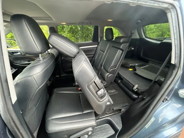 Used 2019 Blue Toyota XLE image 29