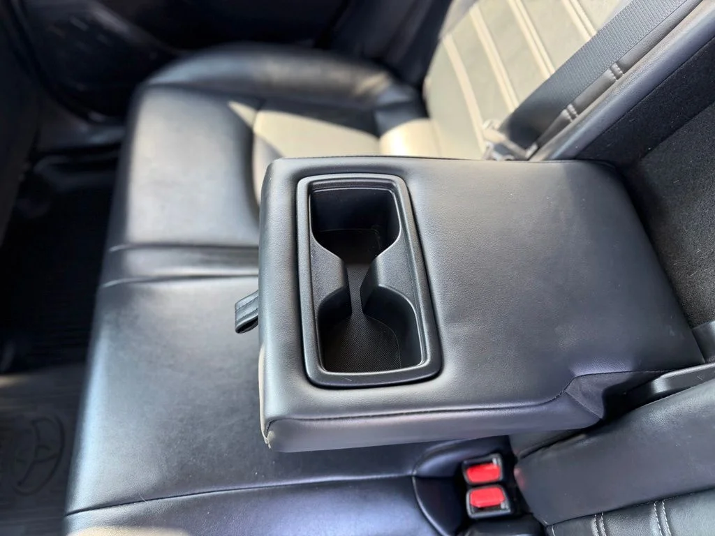 Used 2020 Gray Toyota XLE Premium image 7