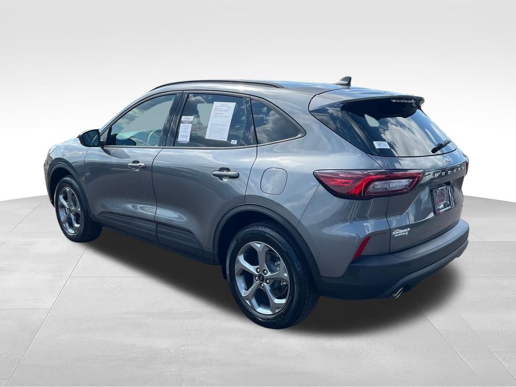 Used 2025 Gray Ford ST-Line image 3