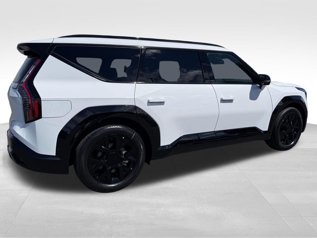 New 2026 Glacial White Kia Land AWD image 7