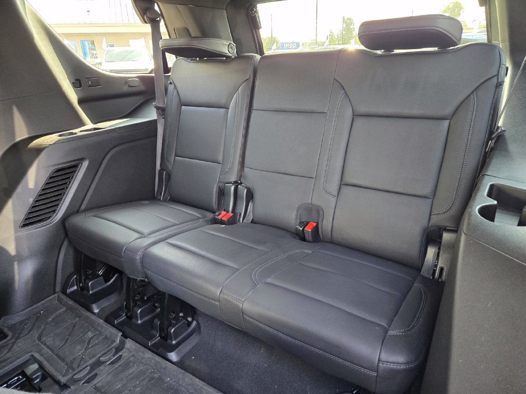 Used 2023 Black Chevrolet Z71 image 13
