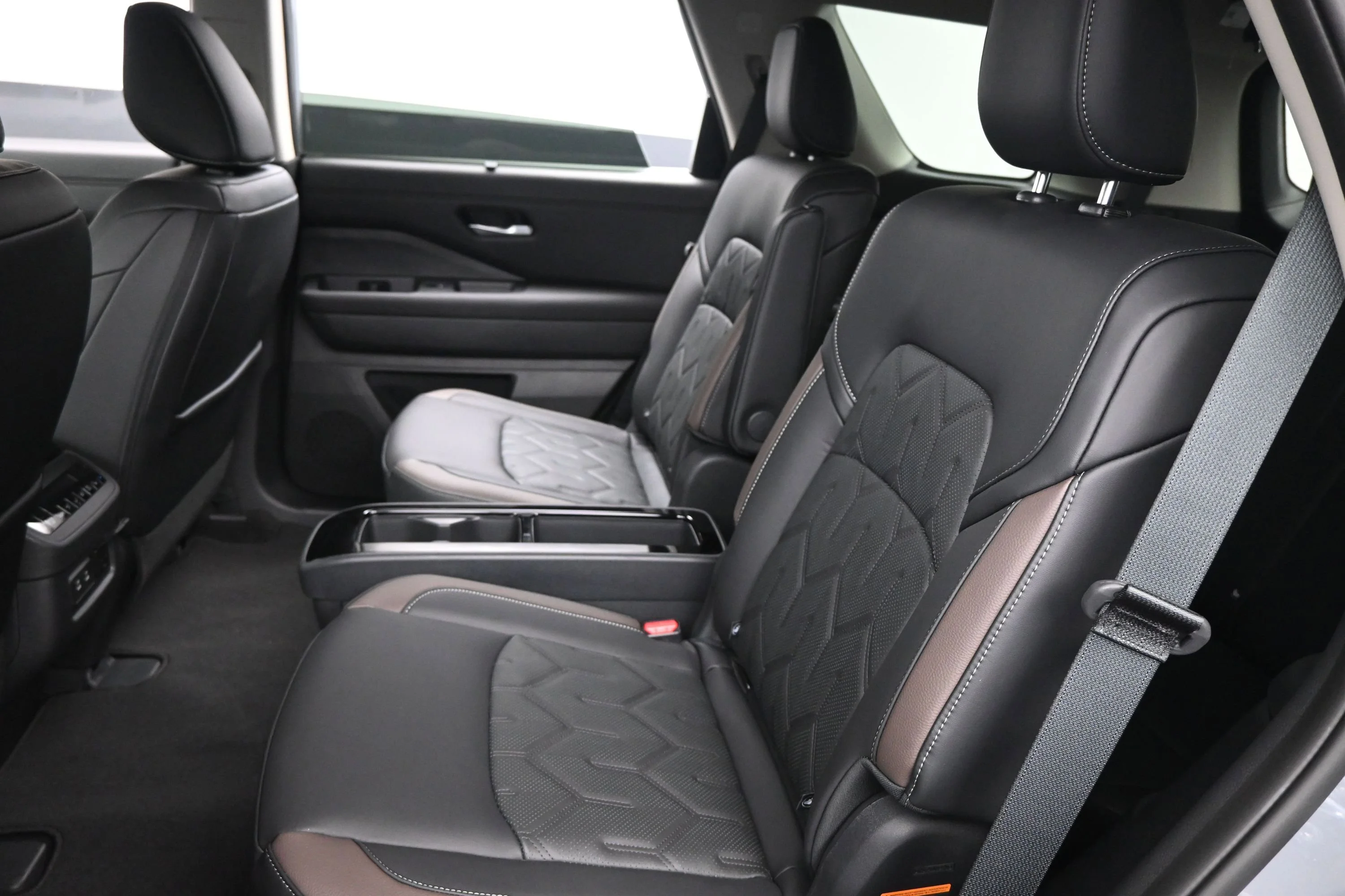 New 2026 Boulder Gray Pearl Nissan Platinum image 11