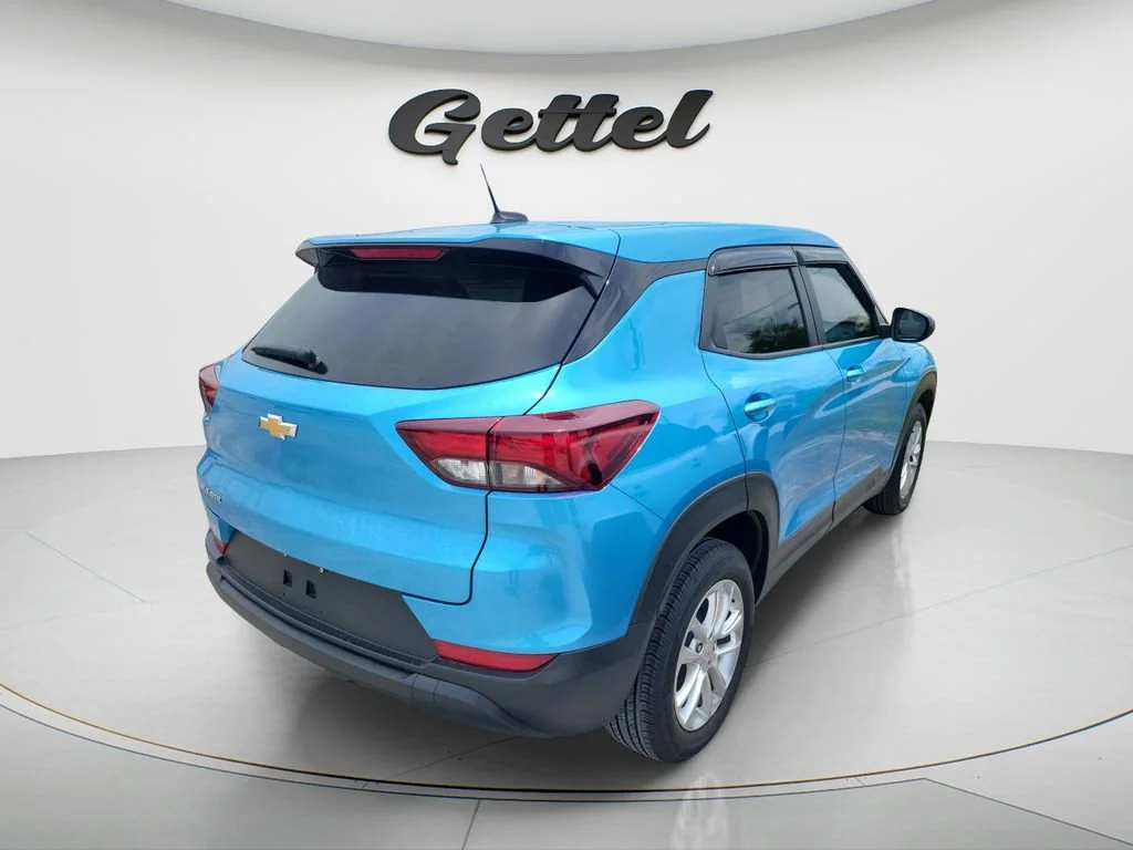 Used 2025 Marina Blue Metallic Chevrolet LS image 9
