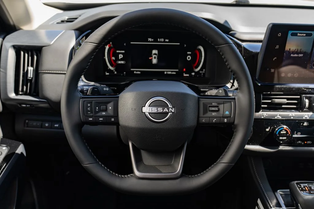 New 2026 Everest White Pearl TriCoat Nissan SL image 13