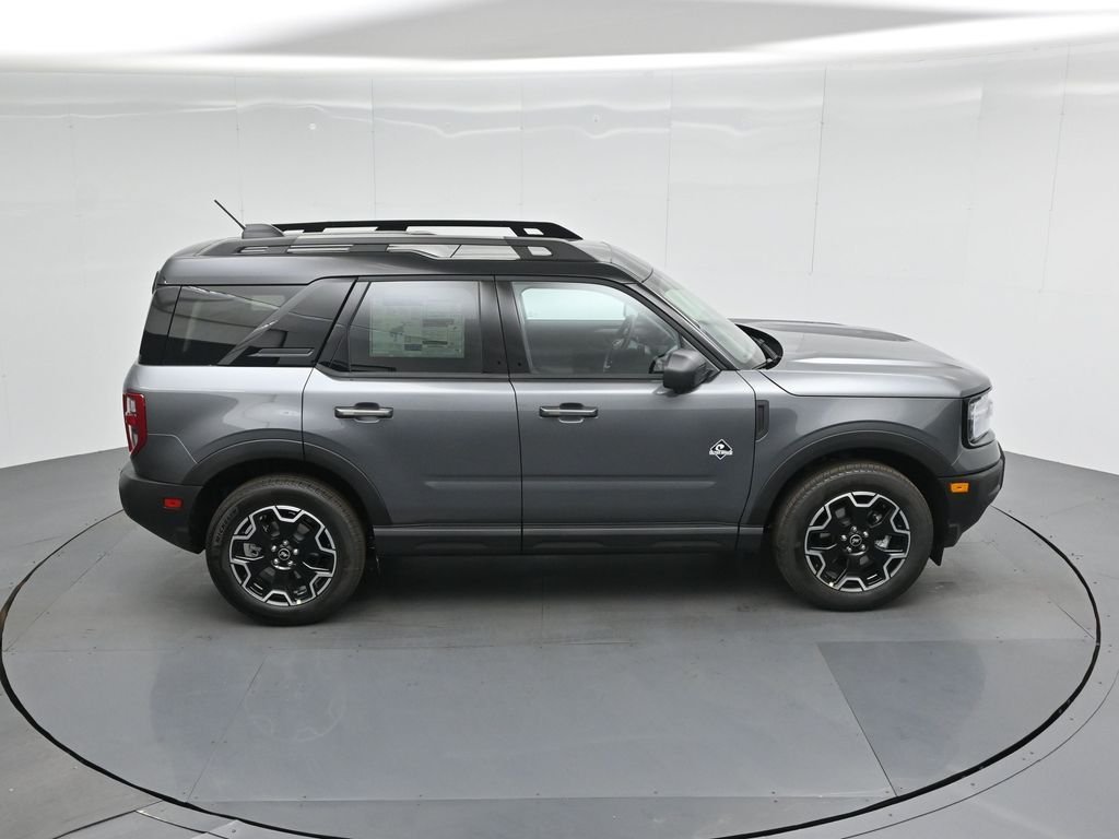New 2025 Carbonized Gray Metallic Ford Outer Banks image 43