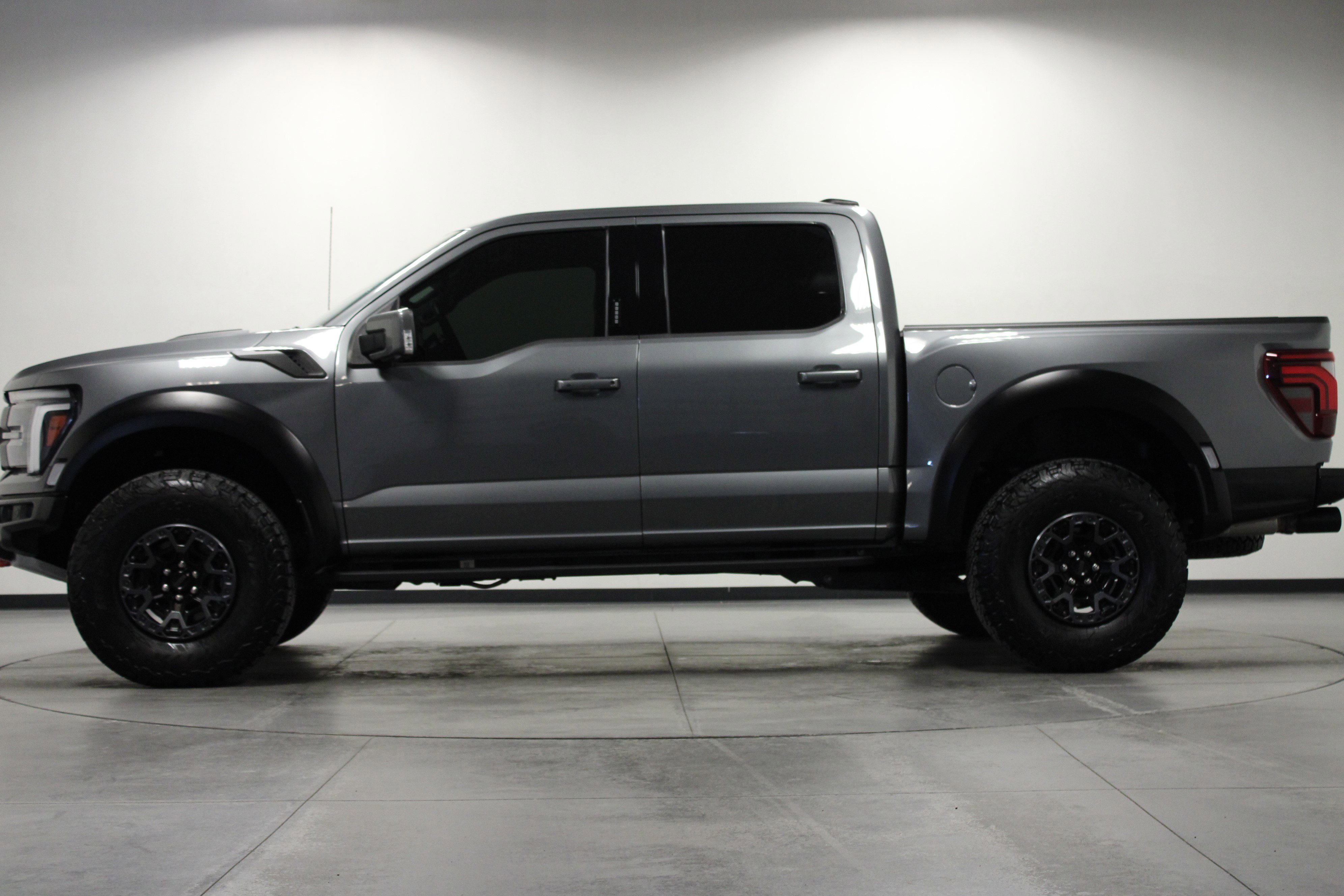 Used 2024 Gray Metallic Ford Raptor image 7