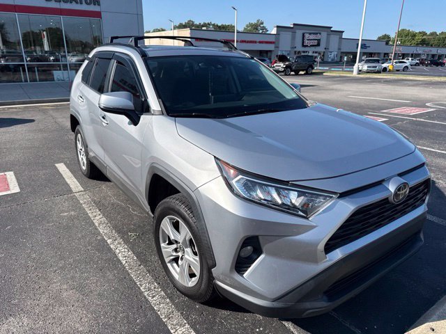 Used 2019 Silver Toyota XLE image 5