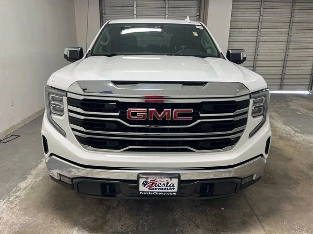 Used 2025 Summit White GMC SLT image 2