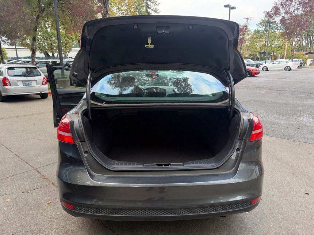 Used 2017 Magnetic Ford SE image 14