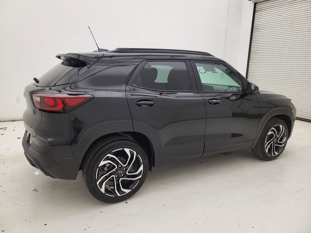New 2026 Mosaic Black Metallic Chevrolet RS image 13